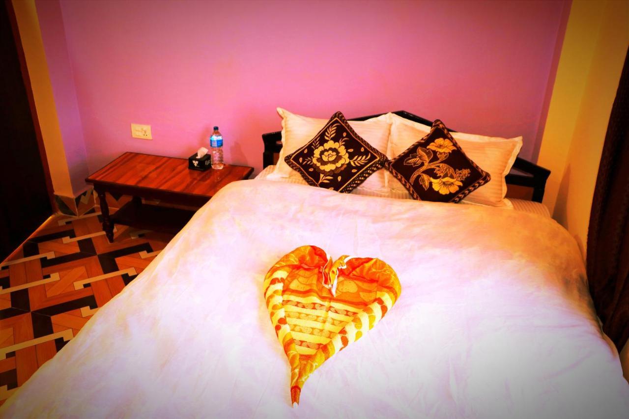 Hotel National Park Sauraha- Homely Stay And Peaceful Location With Jungle Safari Arrangements Exterior photo